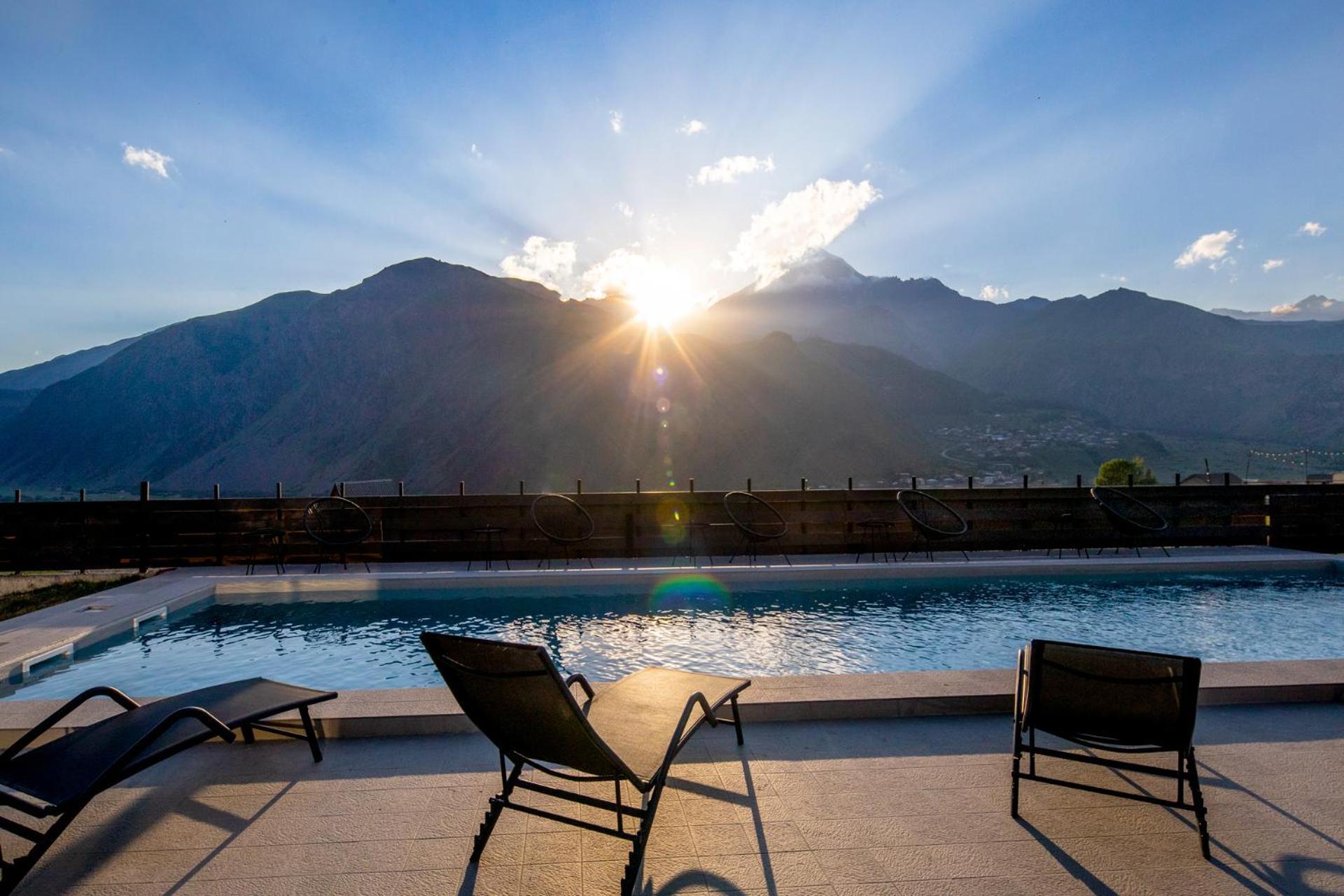 Kazbegi Targmani Cottages Екстериор снимка